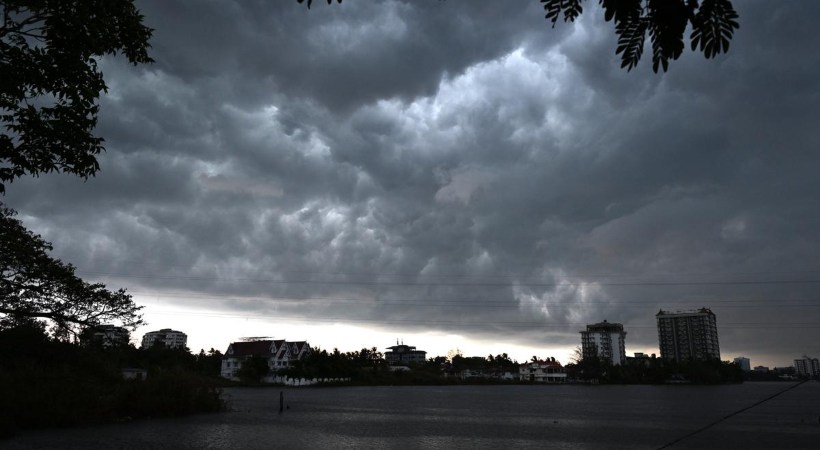 Kerala Rain yellow alert in 6 districts weather updates