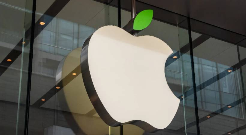 Husband sues Apple after wife discovers deleted texts