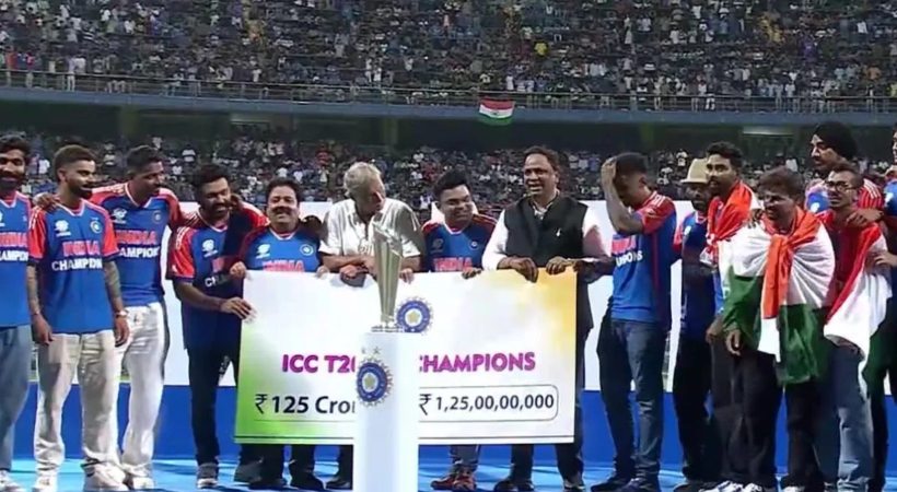 BCCI handover INR 125 crore cheque to T20 World Cup champion Indian team