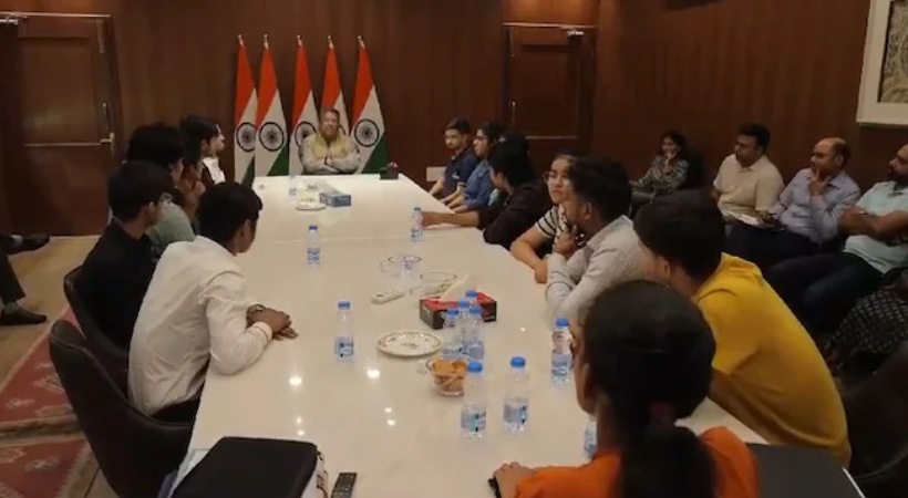 Won't Allow Injustice Education Minister's Assurance To NEET Students
