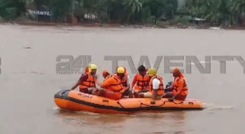 Navy stopped today's search for arjun in shirur landslide