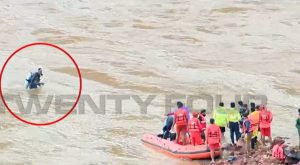 shirur landslide search for arjun in River Gangavali