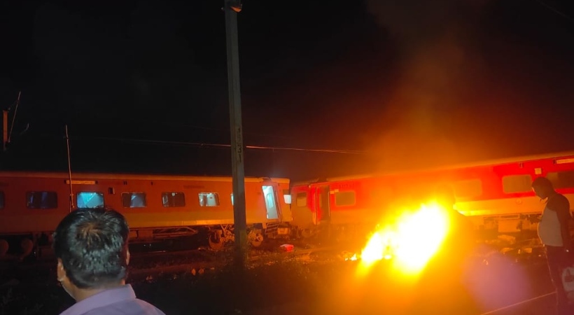 Major train accident in chennai Darbhanga express collides with goods train