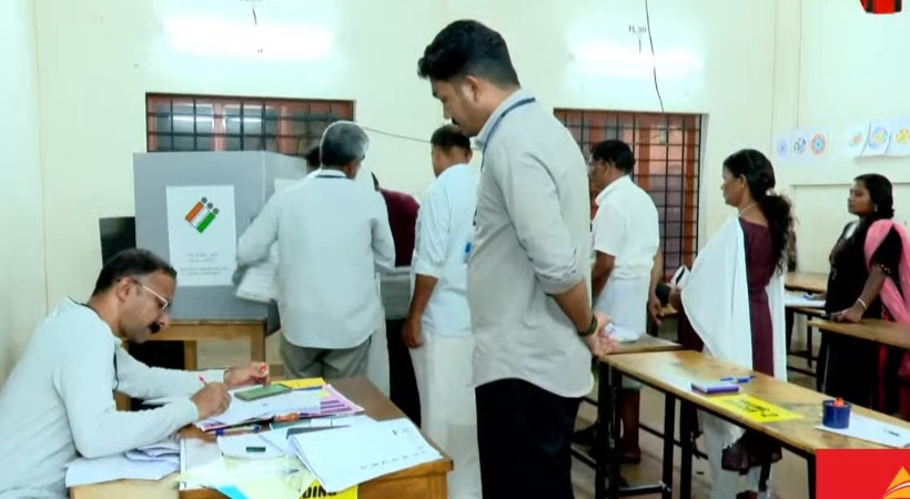 Wayanad and chelakkara byelection polling completed