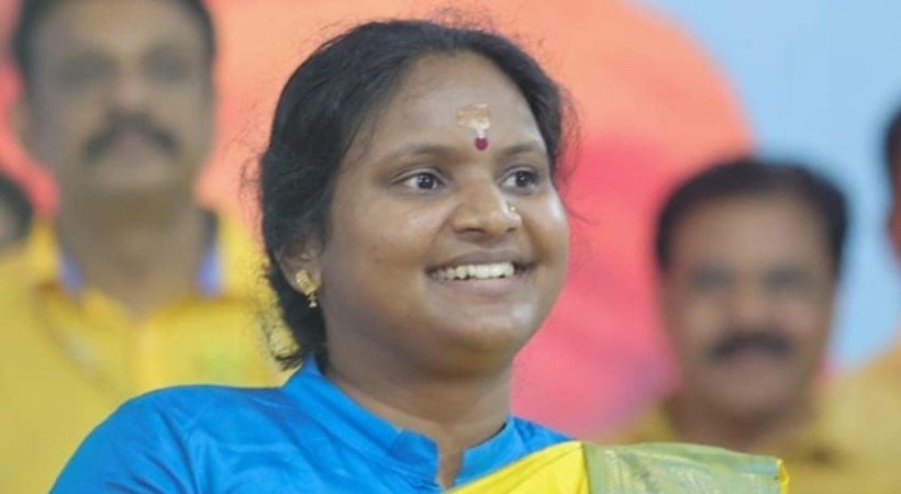 criticism against remya haridas in congress whatsapp group