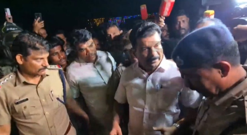 UDF supports P V anvar in arrest