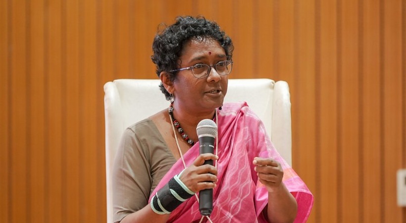 sarada muraleedharan clarifies her facebook post on comments about skin color