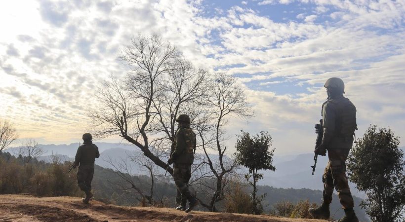 Pak troops resorts to unprovoked firing along LoC kashmir