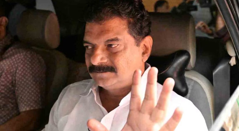 some muslim league leaders not satisfied with pv anvar trying to enter UDF