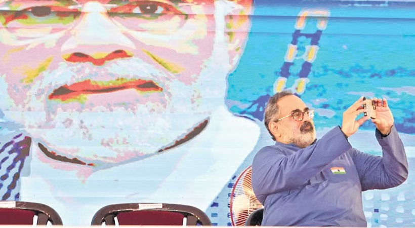 deshabhimani editorial slams Rajeev Chandrasekhar vizhinjam