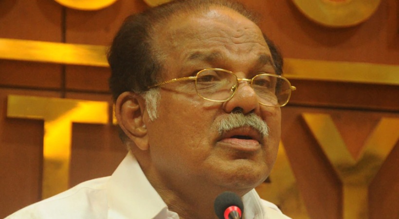 youth congress leaders criticizes P J Kurien