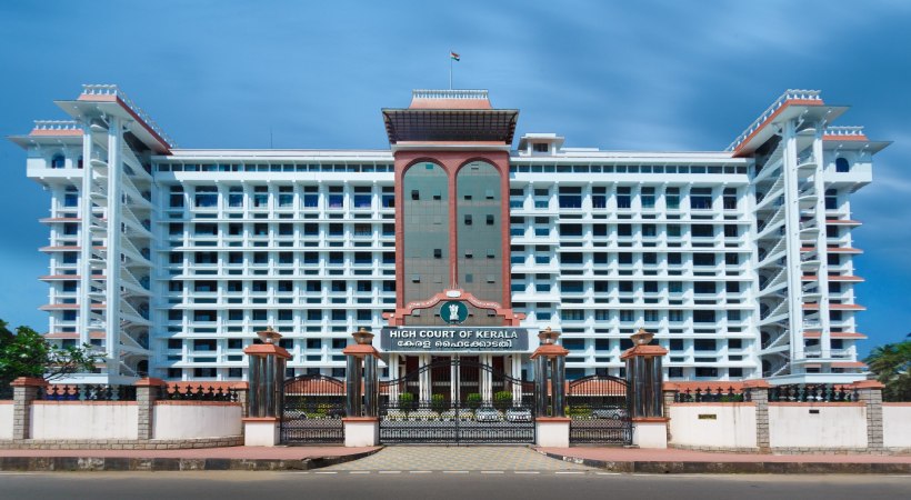 highcourt in stray dog issue in kerala